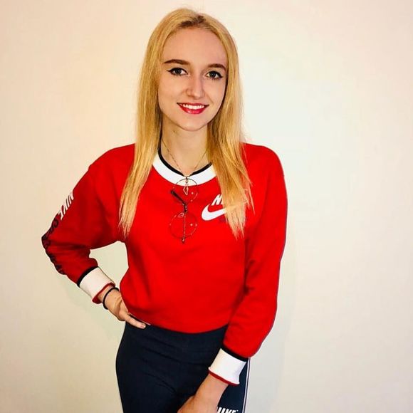 Meet your Posher, Tiffany - Picture 1 of 1